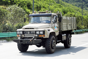 4×4尖頭EQ2070升級款_新款四驅(qū)140雙橋越野專用卡車_全驅(qū)190馬力載貨運輸廠家