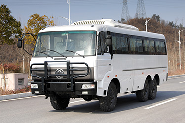 六驅(qū)30座越野型客車_東風(fēng)190馬力城鄉(xiāng)村村通中巴車_6*6森林武警消防運(yùn)兵車