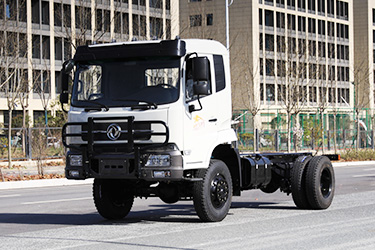 170馬力四驅5方冷藏車底盤_東風4×4前5噸后5噸_越野專用雙橋后雙胎底盤